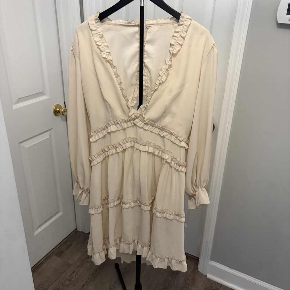 Beige V Neck Ruffle Mini Dress‎ XL Open Back Tiered Boho Coastal Cowgirl EUC
